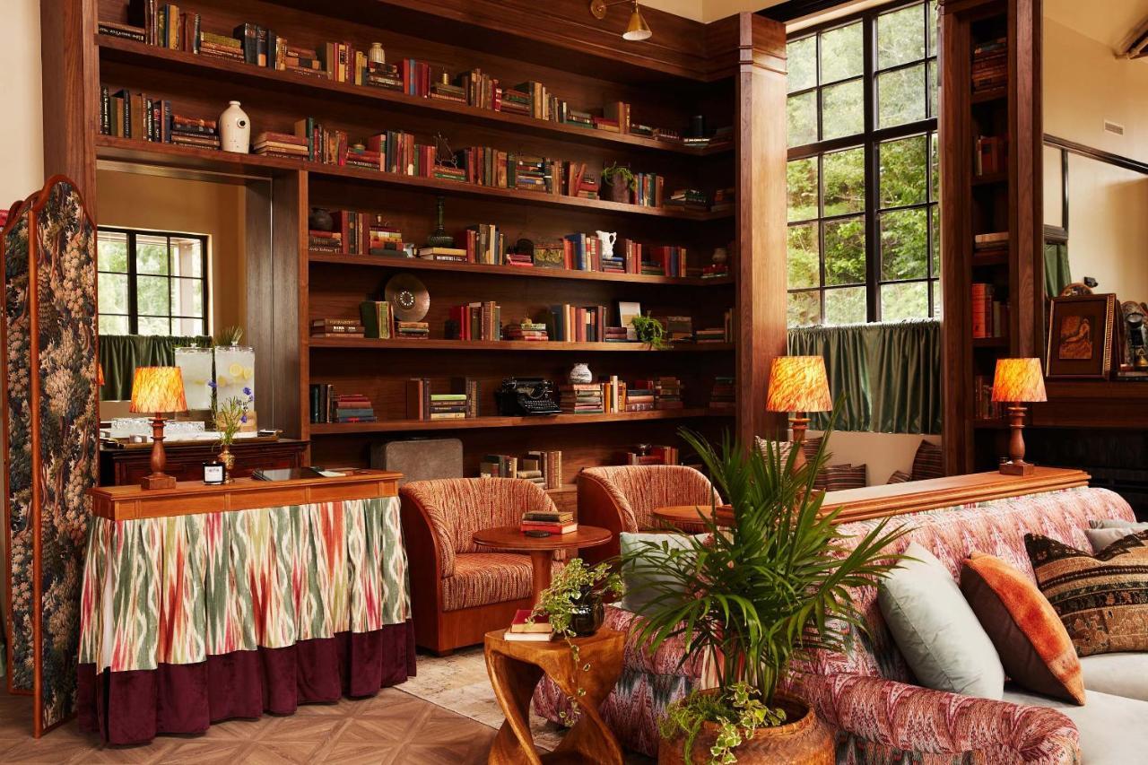 Hotel Berkshires Untold à Lenox Extérieur photo