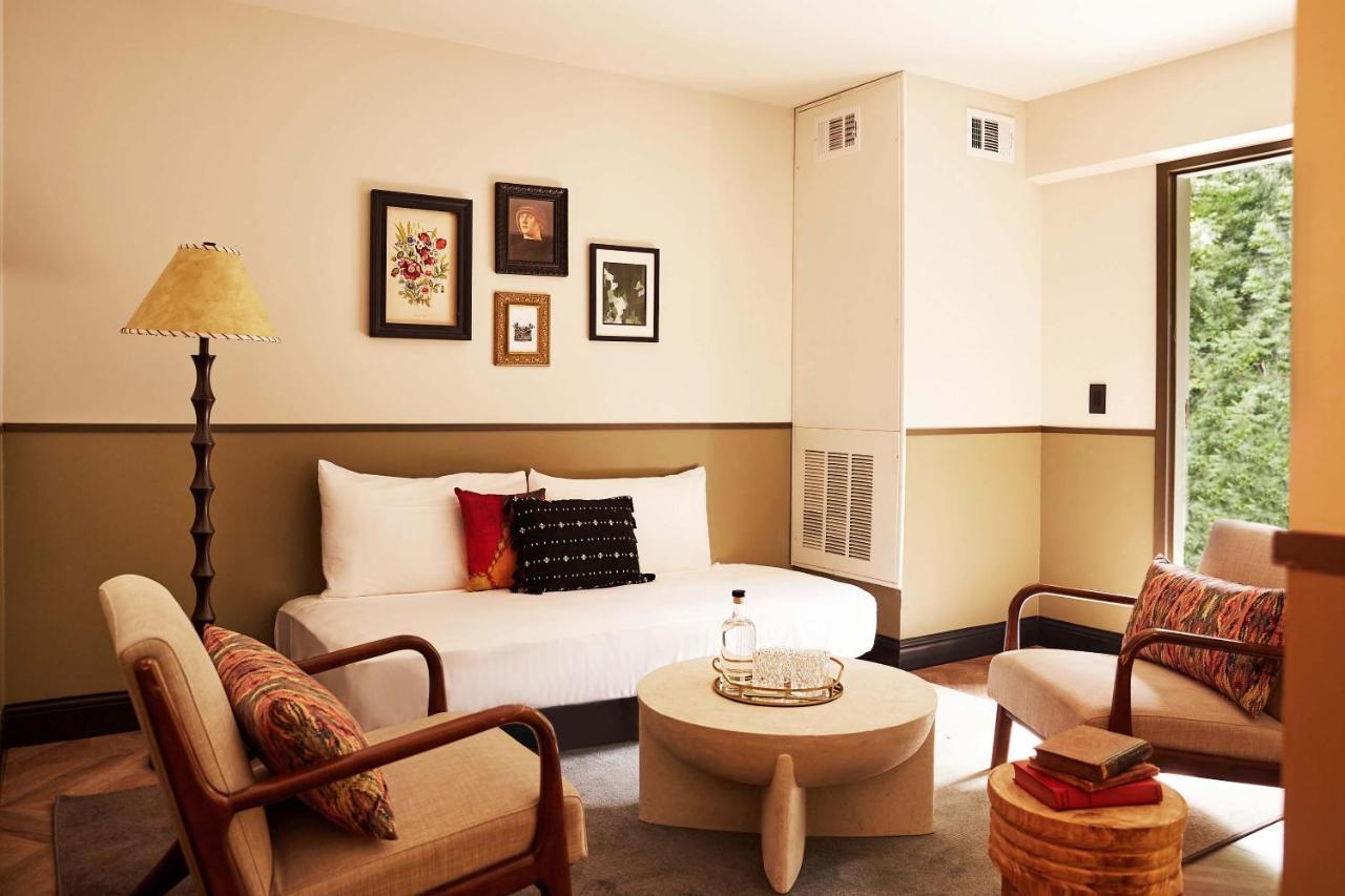 Hotel Berkshires Untold à Lenox Extérieur photo